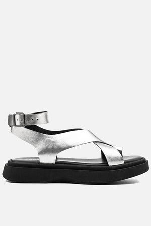 Flatform em Couro Tiras Cruzadas Bia Prata