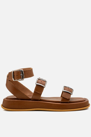 Flatform em Couro Tiras e Fivelas Rafaela Caramelo