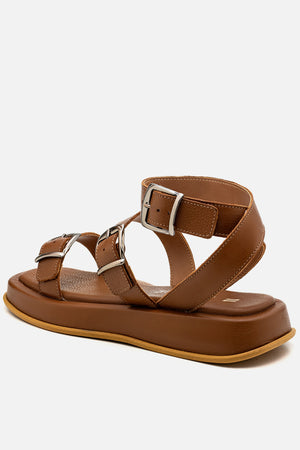 Flatform em Couro Tiras e Fivelas Rafaela Caramelo