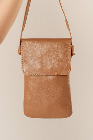 Mini Bolsa em Couro Porta Celular Capri Caramelo