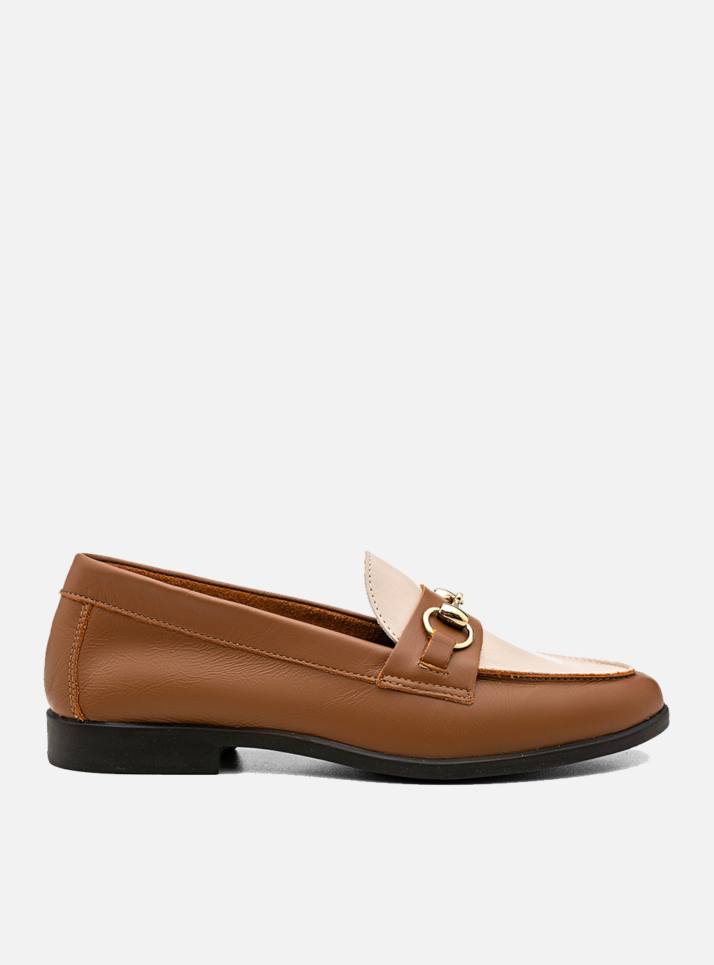 Mocassim em Couro Bridão Caramelo e Off White