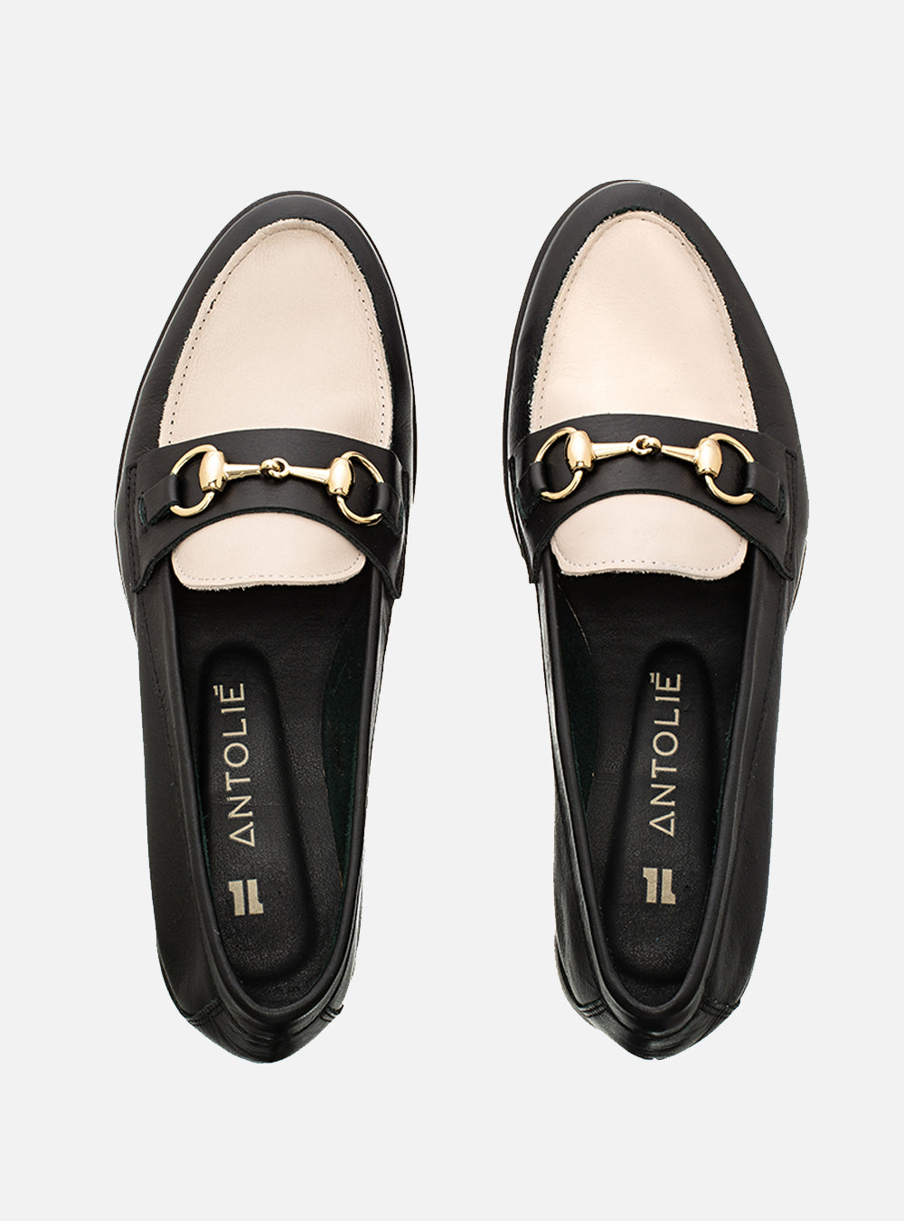Mocassim em Couro Bridão Preto e Off White