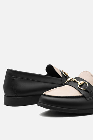 Mocassim em Couro Bridão Preto e Off White