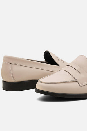 Mocassim em Couro Clássico Off White
