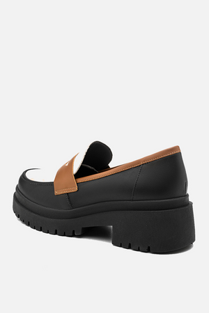 Mocassim em Couro Flatform Esther Preto Off White e Caramelo
