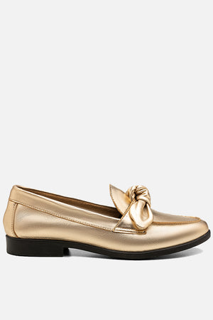 Mocassim em Couro Metalizado Laço Dourado