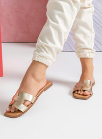 Rasteira em Couro Geométrica Helena Dourada