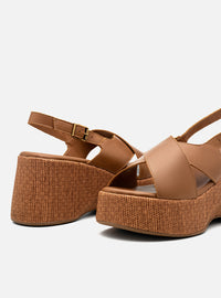 Sandália em Couro Amêndoa Plataforma Trama Tiras Largas