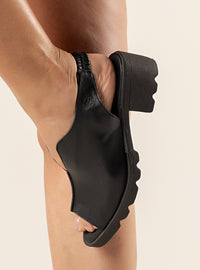 Sandália em Couro Cotton Valentina Preta