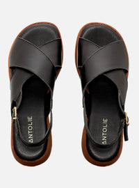 Sandália em Couro Preta Plataforma Madeira Tiras Largas