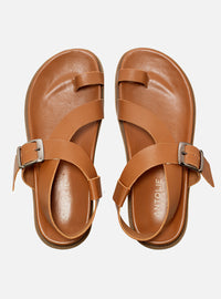 Sandália Papete em Couro Caramelo com Fivela e Dedeira