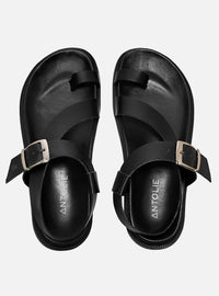 Sandália Papete em Couro Preta com Fivela e Dedeira