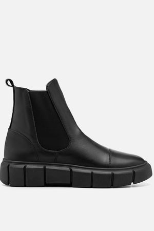 Bota em Couro Chelsea Lia Preto