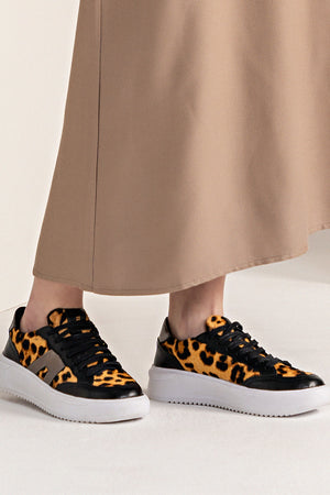 Tênis Couro Animal Print Urban Detalhe Dourado