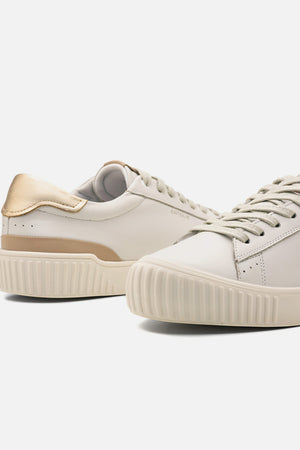 Tênis Couro Creme Cadarço Detalhe Dourado Classic