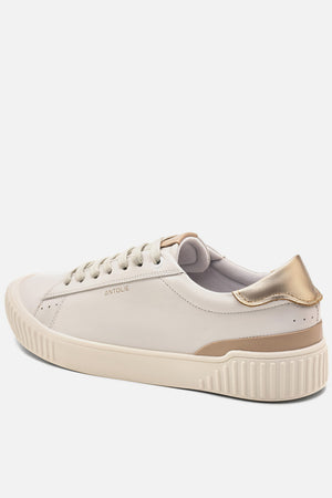 Tênis Couro Creme Cadarço Detalhe Dourado Classic