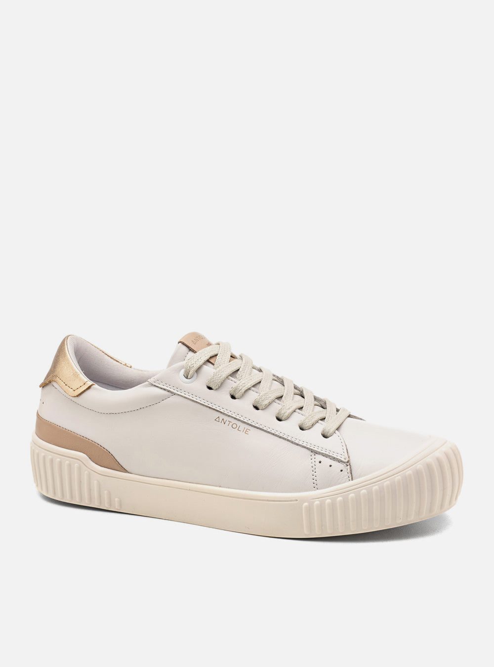 Tênis Couro Creme Cadarço Detalhe Dourado Classic