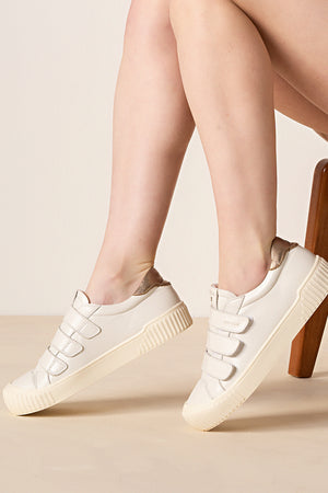 Tênis Couro Creme Velcro Basics