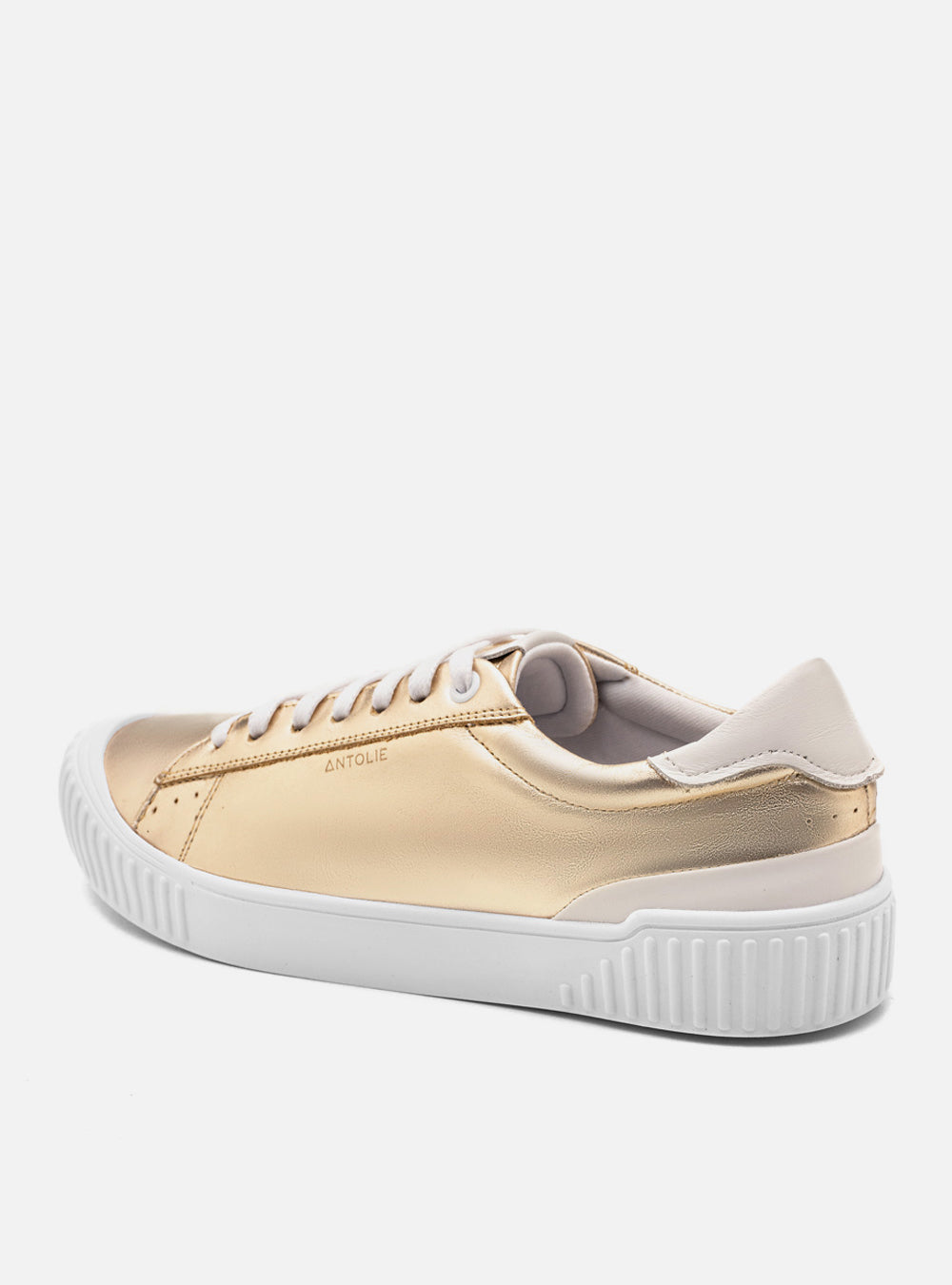 Tênis Couro Dourado Cadarço Detalhe Branco Classic