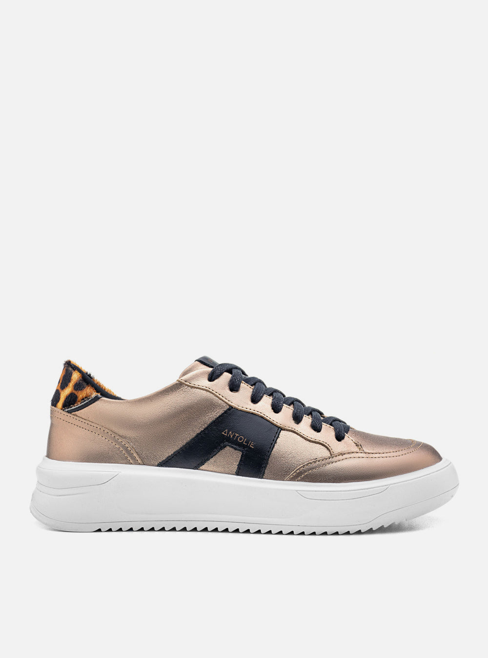 Tênis Couro Dourado Urban Detalhe Preto
