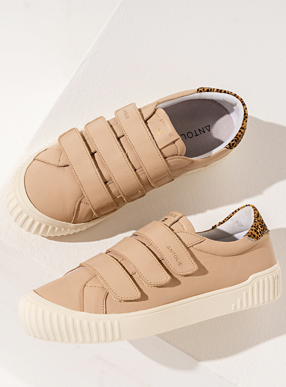 Tênis Couro Nude Velcro Basics