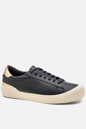 Tênis Couro Preto Cadarço Detalhe Dourado Classic