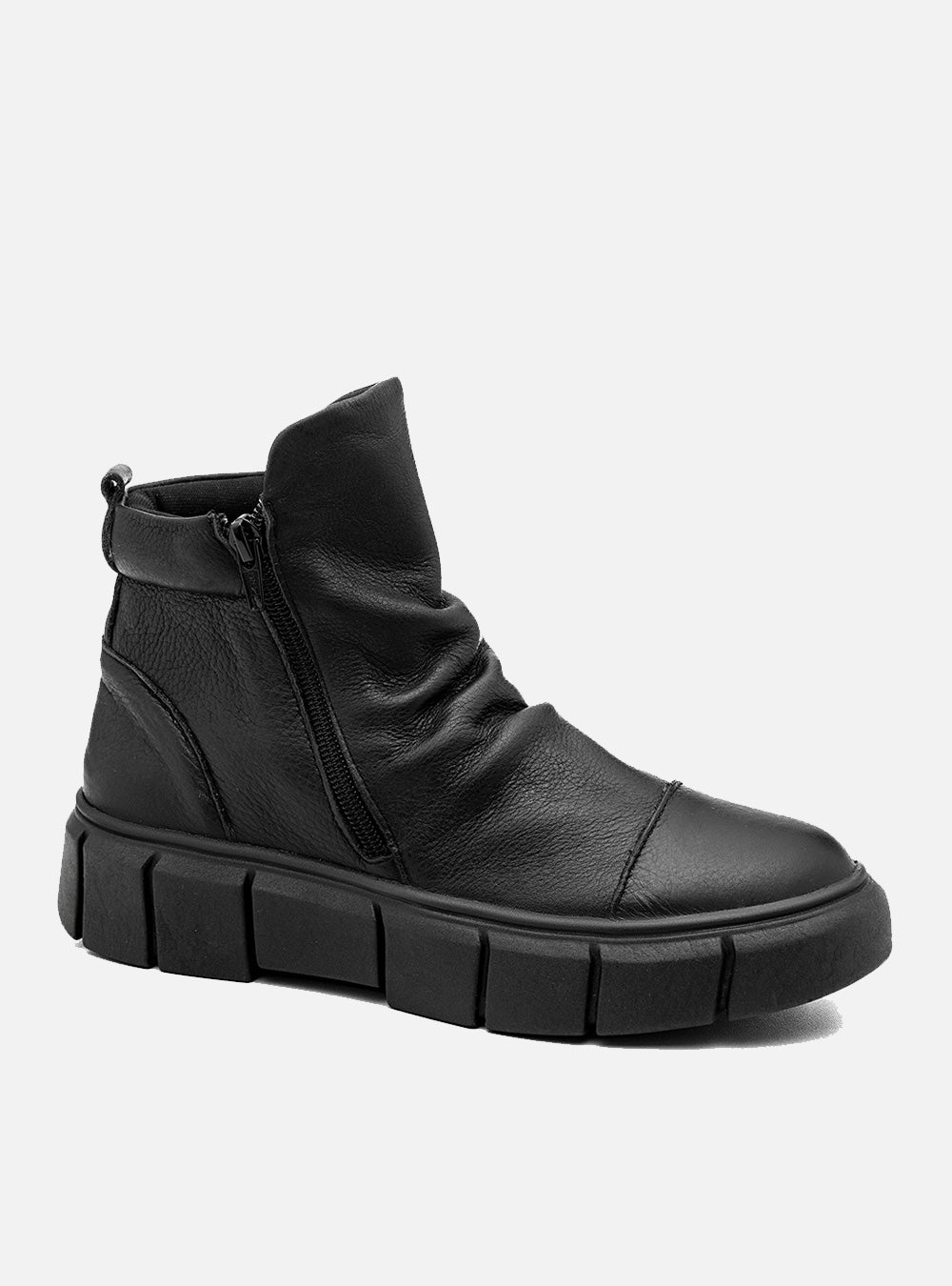 Tênis em Couro Cano Alto Jade Preto