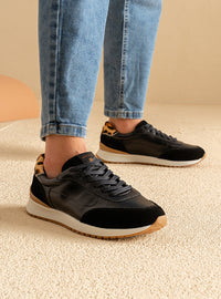 Tênis em Couro Contrast Preto Sport