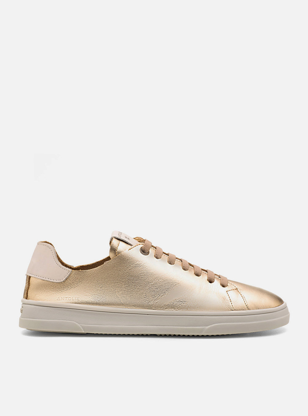 Tênis em Couro Dourado Elástico Basics