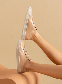 Tênis em Couro Nude Elástico Basics
