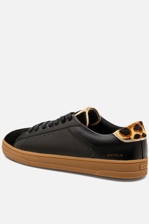 Tênis em Couro Preto Casual