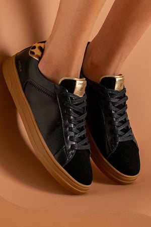 Tênis em Couro Preto Casual