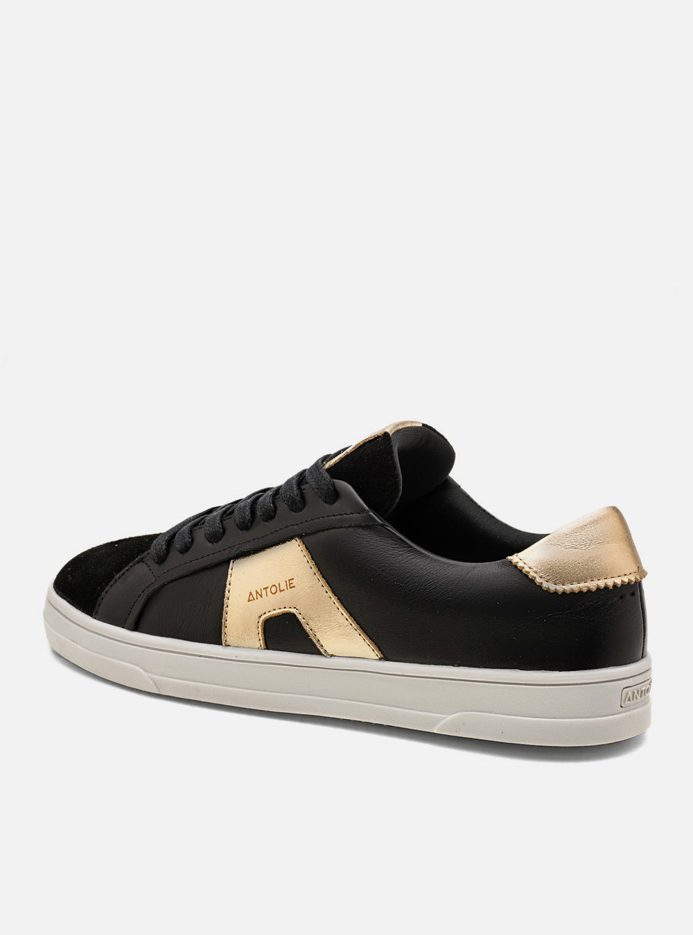 Tênis em Couro Preto e Dourado Icon