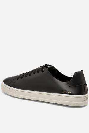Tênis em Couro Preto Elástico Basics