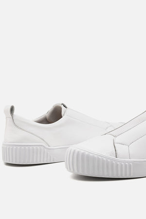 Tênis em Couro Slip On Olivia Branco
