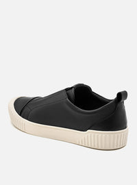 Tênis em Couro Slip On Olivia Preto