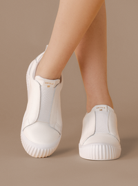 Tênis em Couro Slip On Olivia Branco