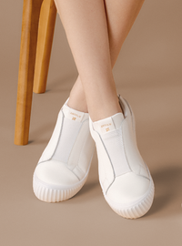 Tênis em Couro Slip On Olivia Branco
